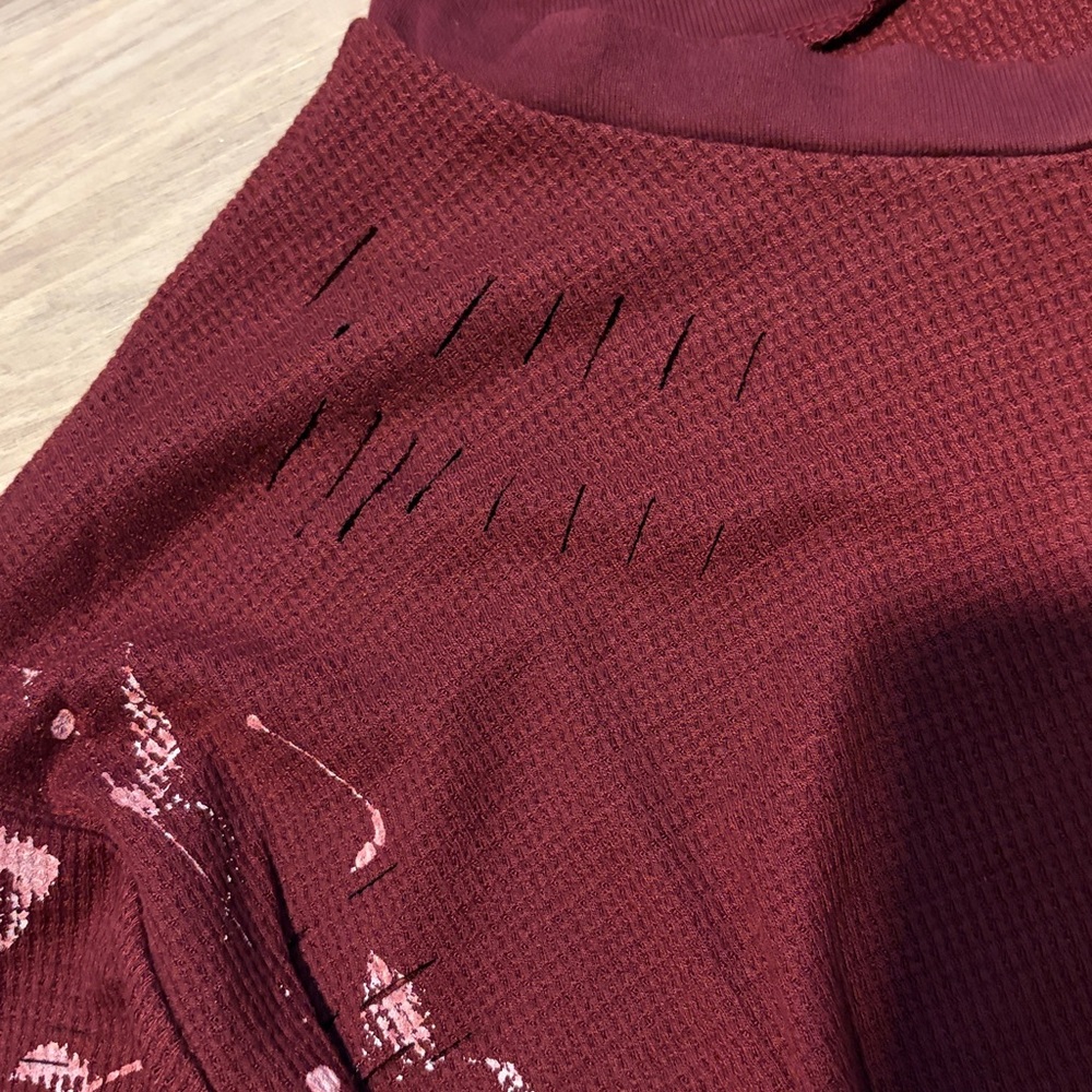 Long sleeve Destroyed Knit Top-Burgundy - Picture 5 of 9